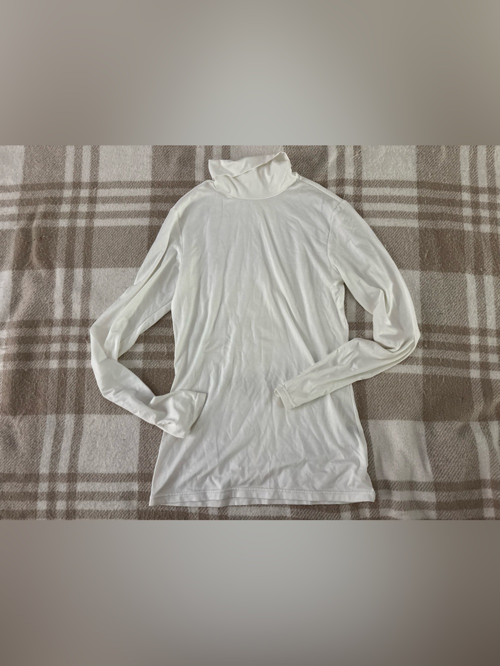 Uniqlo Women's White Turtle Neck Long Sleeve Top Heat Tech